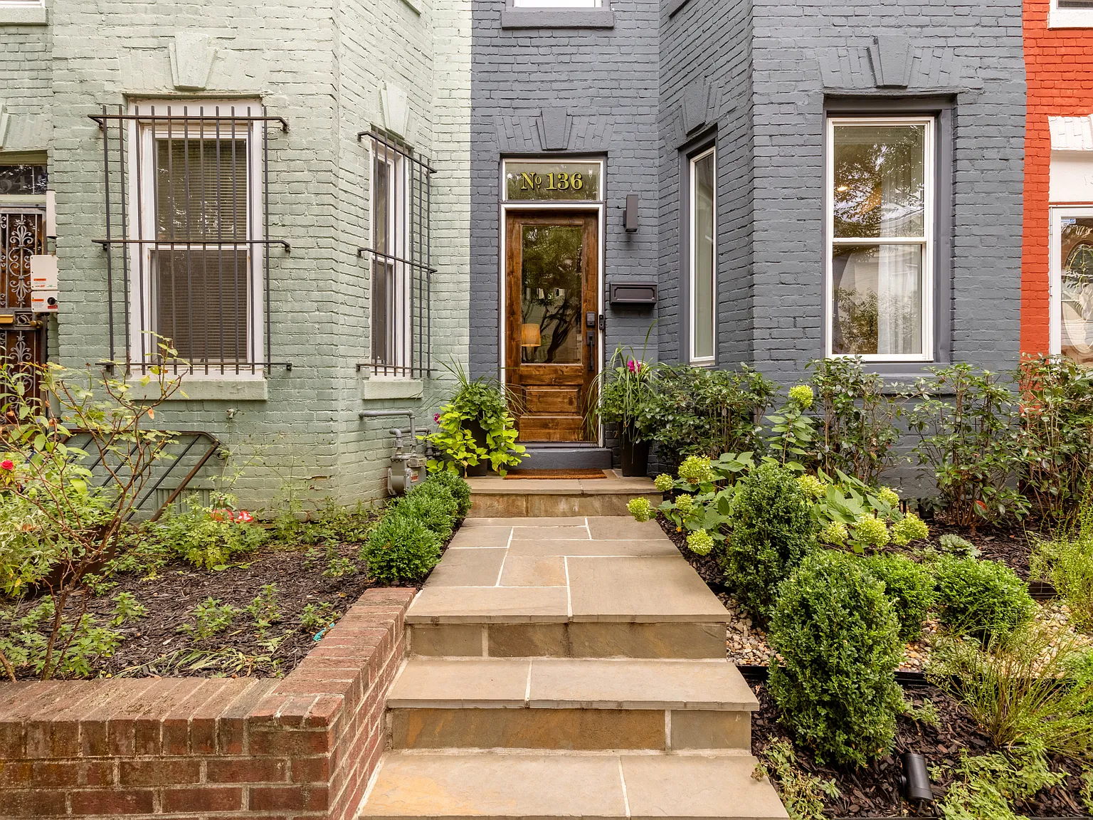 3 bed, 2.5 bath, 1610 sqft, $5,200 — Photo 3