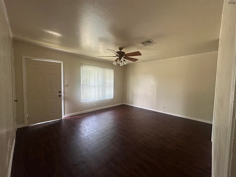 4355 Boren Ave — Photo 3