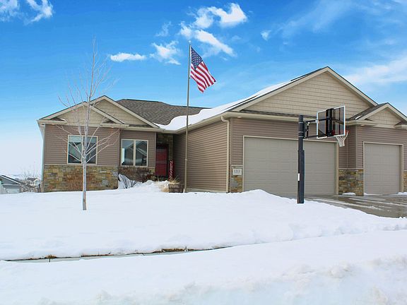 2nd image of 1215 Birchwood Dr