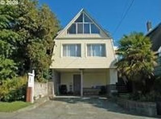 1645 McPherson St, North Bend, OR 97459