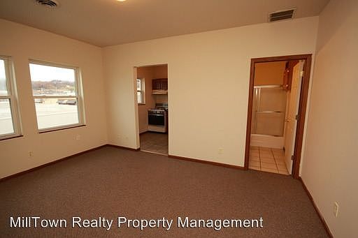 5th image of 701 15th Ave