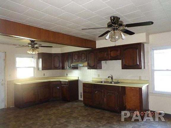 5th image of 240 E Evans St