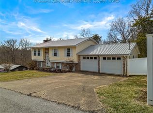 419 Skyline View Dr, Ripley, WV 25271
