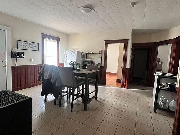 3rd image of 18 Malvern Rd #1