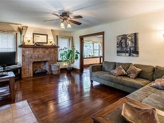 3rd image of 615 Louann St