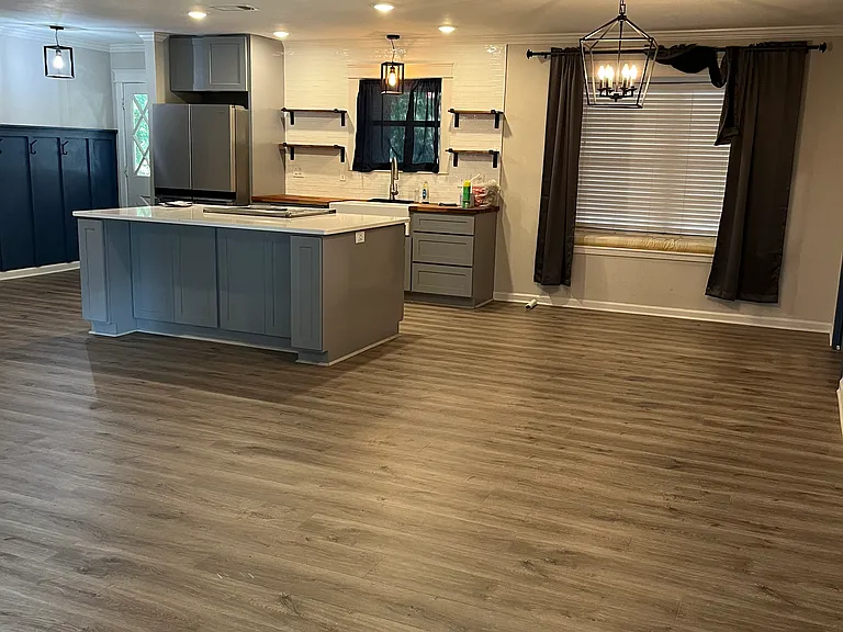 520 Crestwood Dr — Photo 6