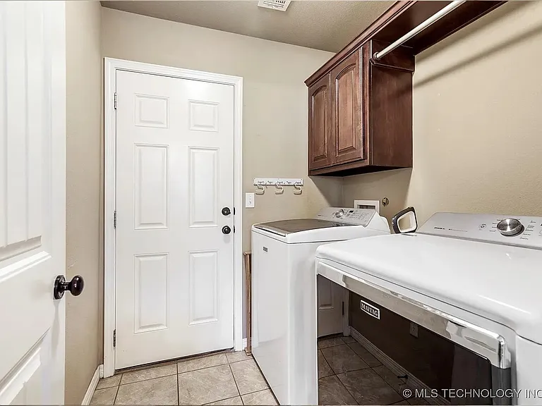 1801 E Montgomery St — Photo 21