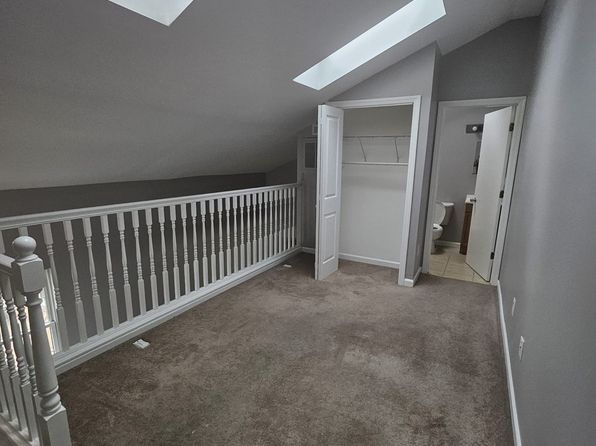26 Library St #2C