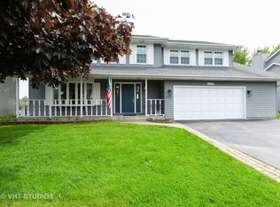 2339 Grass Lake Rd, Lindenhurst, IL 60046