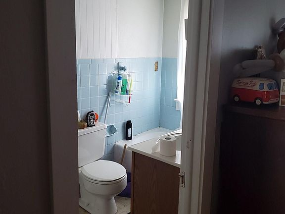 5th image of 2452 21st Ave