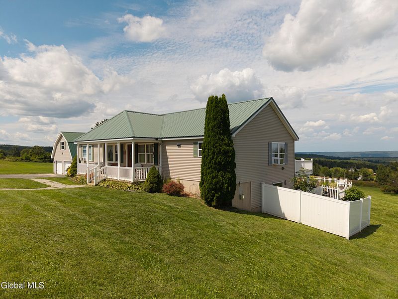 5th image of 127 Firefly Meadow Road