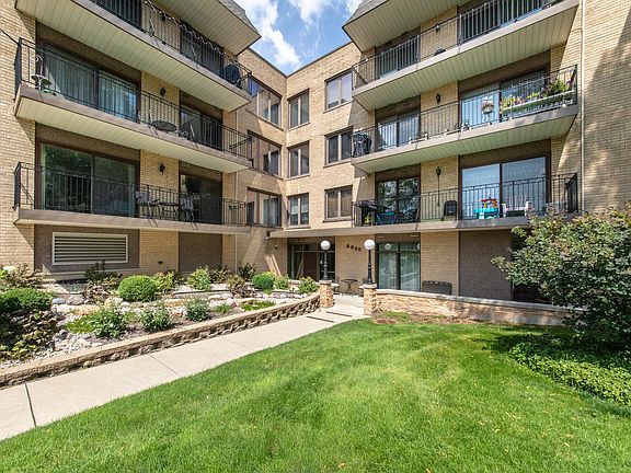 2nd image of 6935 N Milwaukee Ave APT 308