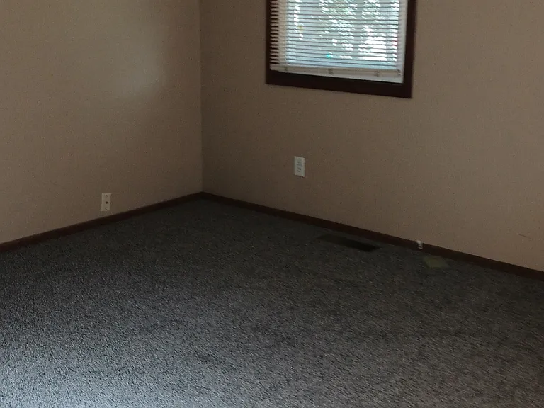 203 Ellen Ave — Photo 6