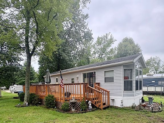 2nd image of 8/25 Woodhaven Dr E