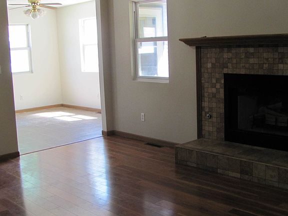 5th image of 325 1st Ave