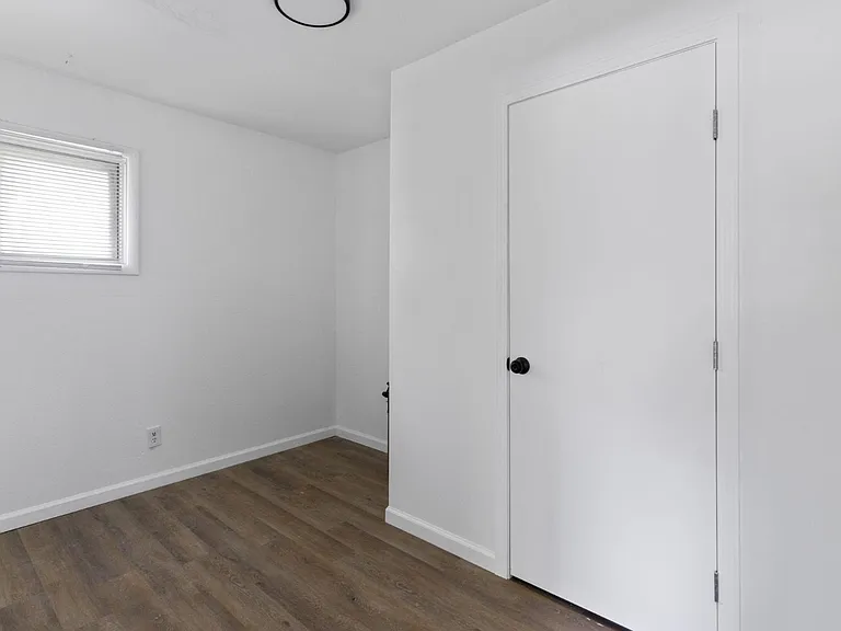 9835 Winkler Dr — Photo 10