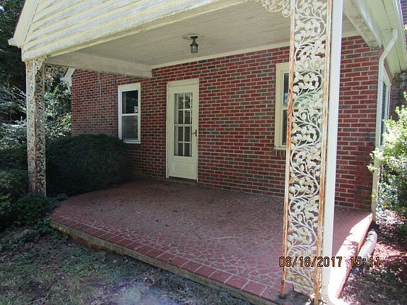 2nd image of 606 Orchard St