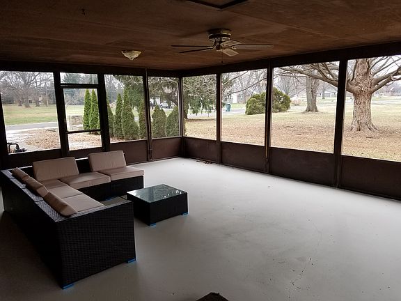 Large enclosed back patio