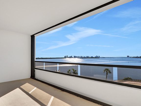 3rd image of 100 Lakeshore Dr APT 455