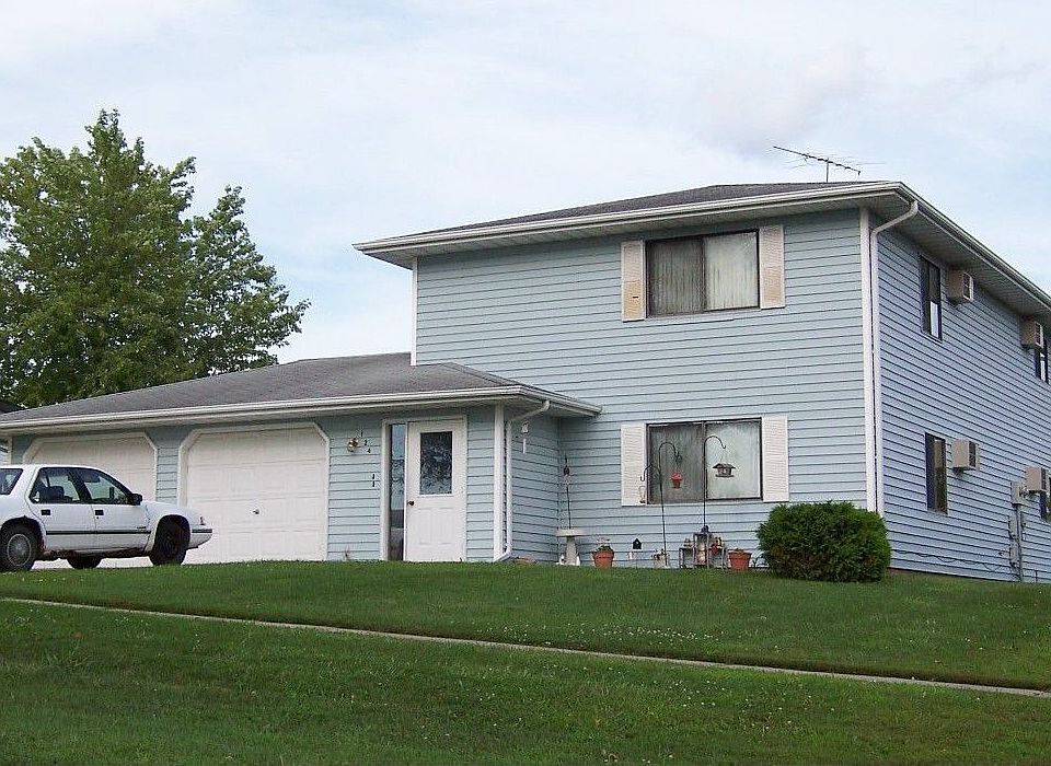 Duplex Live in one rent the other