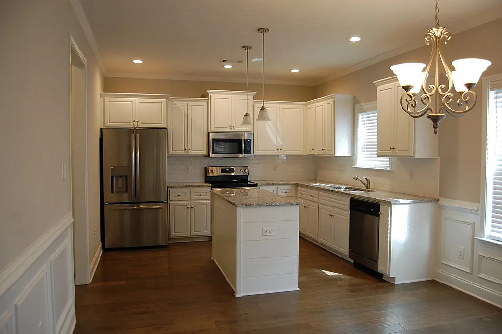 3 bed, 2.5 bath, 1610 sqft, $2,300 — Photo 4