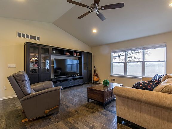 5th image of 9364 Olde Hickory Ln