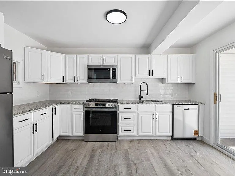 2605-07 Sepviva St — Photo 23