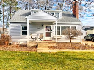 374 Elizabeth St, Rockford, MI 49341