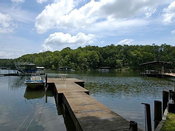 2nd image of 714 Dogwood Ln