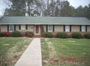 816 W 6th St, Siler City, NC 27344