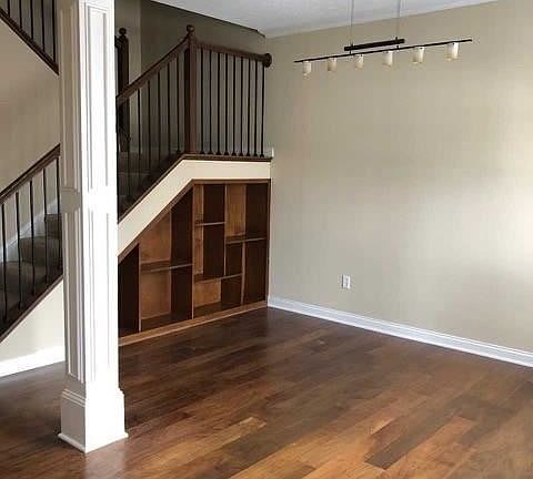 2nd image of 840 Magnolia Oval