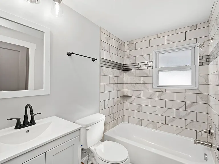3001 Home Ave — Photo 2