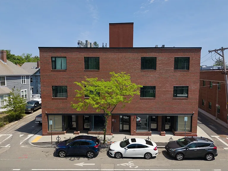 632 Centre St #301 — Photo 14