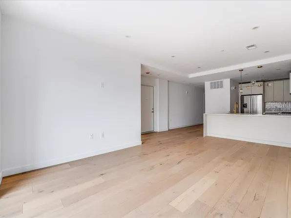 418 Monroe Street image 6 of 36