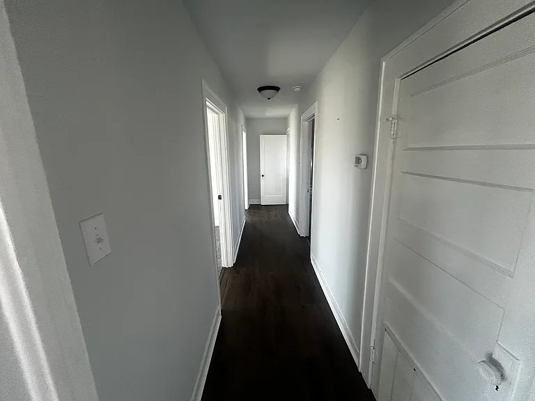 1742 Victoria St — Photo 8