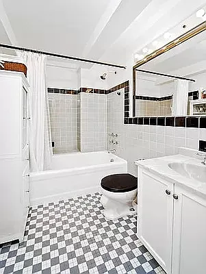 Rented by Bank Neary | media 9