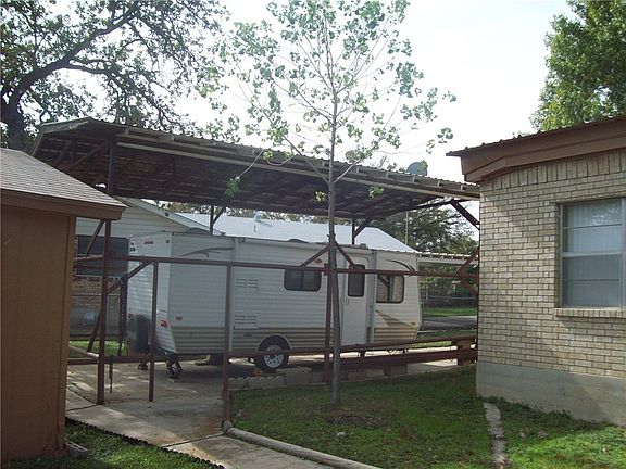 3rd image of 217 Avolyn Ave