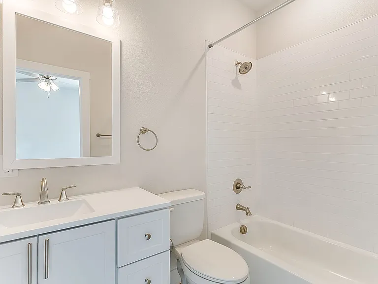 3133 Greene Ave #2028 — Photo 34