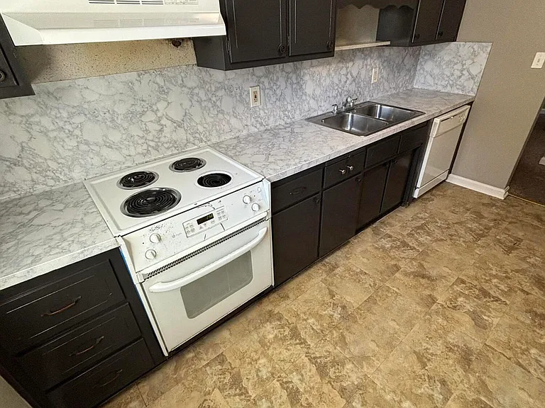 319 Idlewylde Dr #14 — Photo 6