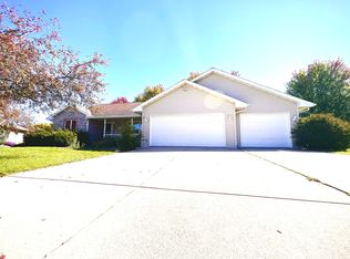 2039 Meadow Links Dr, New Franken, WI 54229