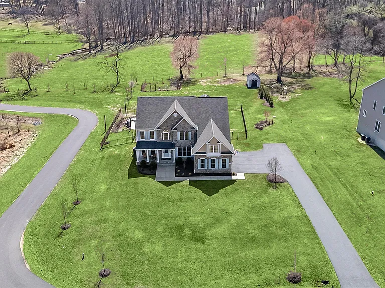 13519 Allnutt Ln — Photo 2