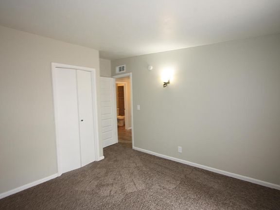 3rd image of 638 W Coventry Dr
