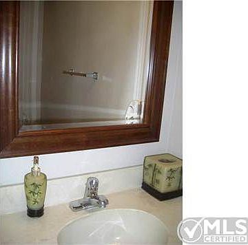 5th image of 631 13th St Unit 2
