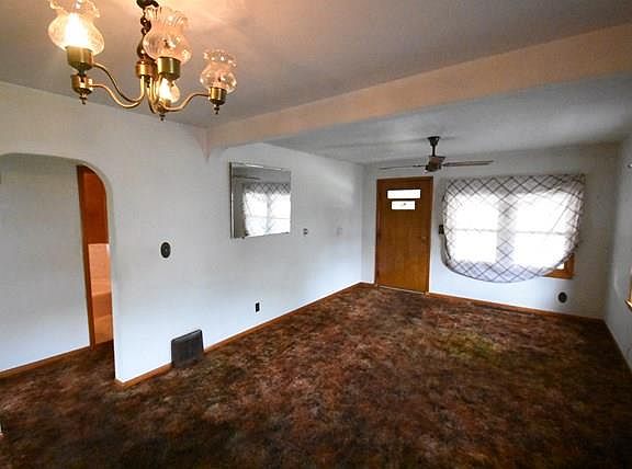 4th image of 319 E 9th St