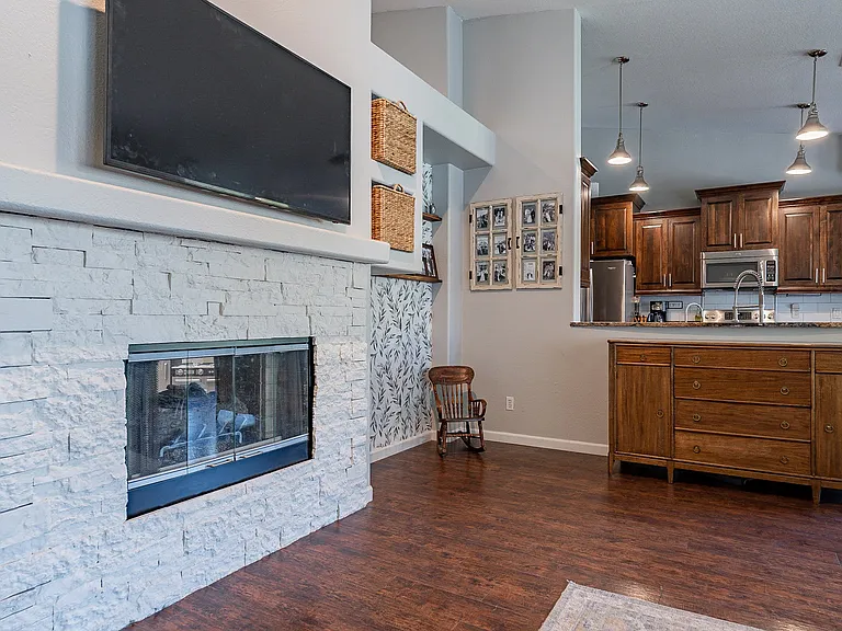 3877 E Washington Ct — Photo 20