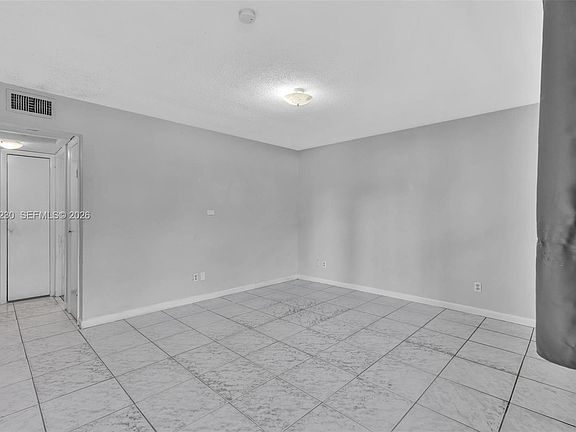 4th image of 4732 SW 33rd Ave APT 203