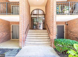 3352 Woodburn Rd APT 13, Annandale, VA 22003