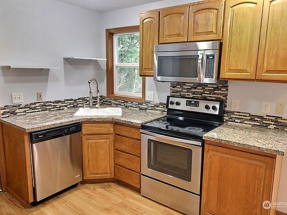 5th image of 7813 NE Harborview Drive
