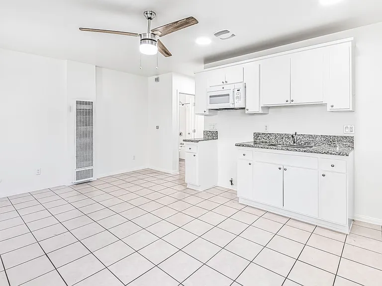 319 Hermosa Ave — Photo 1