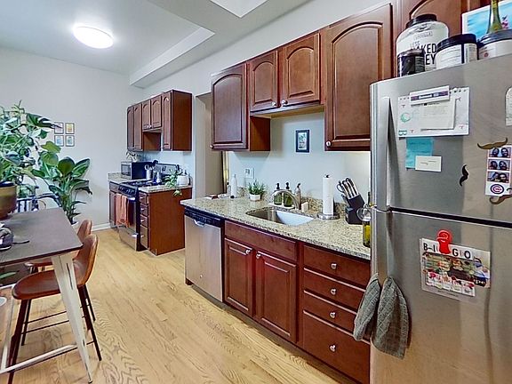 4th image of 734 W Aldine Ave Al 42/1N